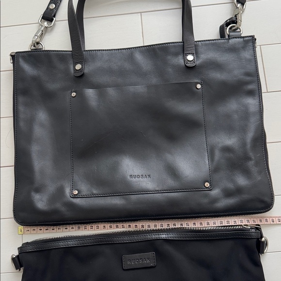 Reversible black leather Rudsak bag - Picture 9 of 10